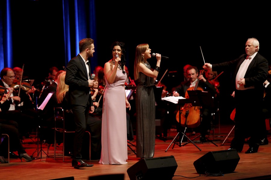 Koncert „Kujawsko-pomorskie śpiewanie z gwiazdami” z okazji Narodowego Święta Niepodległości, fot. Mikołaj Kuras