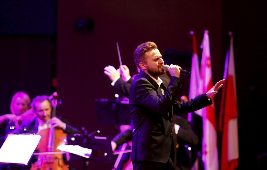 Koncert „Kujawsko-pomorskie śpiewanie z gwiazdami” z okazji Narodowego Święta Niepodległości, fot. Mikołaj Kuras