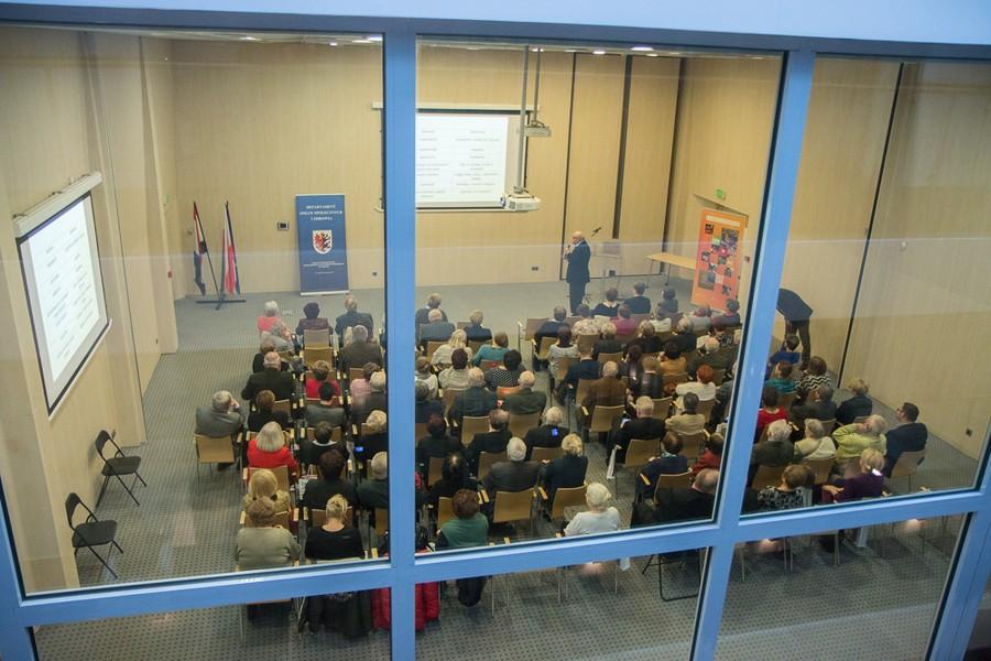 Seminarium na temat działalności na rzecz seniorów, fot. Szymon Zdziebło/tarantoga.pl