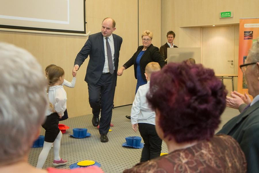 Seminarium na temat działalności na rzecz seniorów, fot. Szymon Zdziebło/tarantoga.pl
