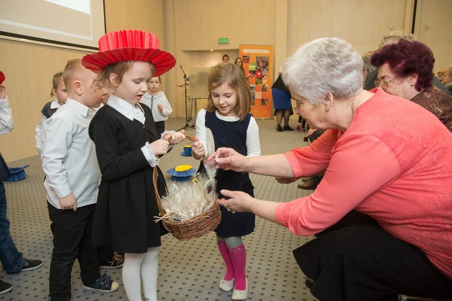 Seminarium na temat działalności na rzecz seniorów, fot. Szymon Zdziebło/tarantoga.pl