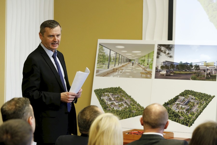 Prezentacja założeń rozbudowy Wojewódzkiego Szpitala Specjalistycznego we Włocławku podczas spotkania w Regionalnym Inkubatorze Przedsiębiorczości we Włocławku (9 marca), fot. Mikołaj Kuras