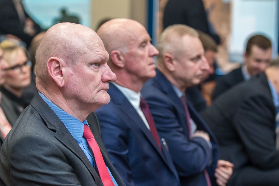 Nadzwyczajna sesja sejmiku województwa we Włocławku, fot. Szymon Zdziebło/tarantoga.pl