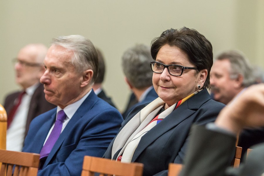 Nadzwyczajna sesja sejmiku województwa we Włocławku, fot. Szymon Zdziebło/tarantoga.pl