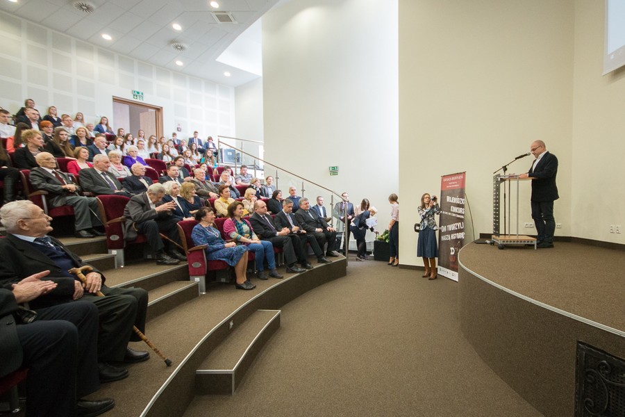 Uroczystość wręczenia nagród laureatom podczas obchodów 107. rocznicy urodzin gen. Elżbiety Zawackiej, fot. Szymon Zdziebło/Tarantoga.pl