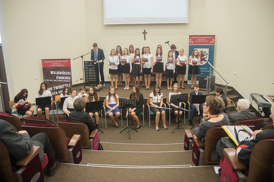 Uroczystość wręczenia nagród laureatom podczas obchodów 107. rocznicy urodzin gen. Elżbiety Zawackiej, fot. Szymon Zdziebło/Tarantoga.pl