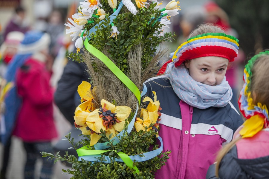 Pochód z palmami podczas Niedzieli Palmowej w Strzelnie, fot. Daniel Pach