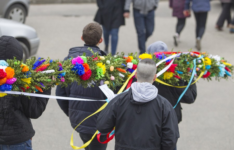 Pochód z palmami podczas Niedzieli Palmowej w Strzelnie, fot. Daniel Pach