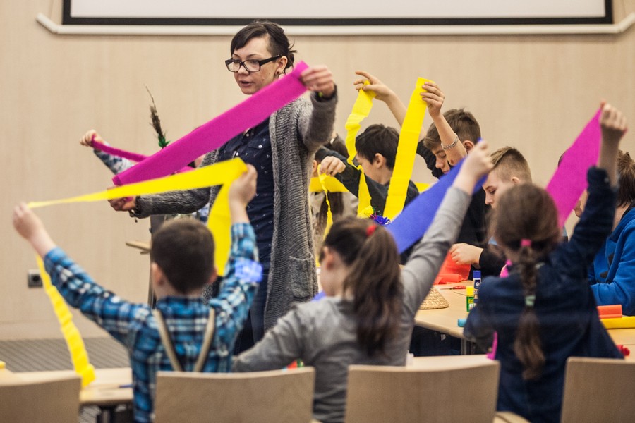 Wyplatanie palm wielkanocnych w Urzędzie Marszałkowskim, fot. Andrzej Goiński
