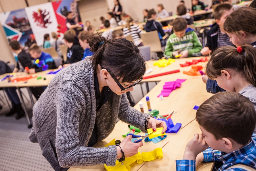 Wyplatanie palm wielkanocnych w Urzędzie Marszałkowskim, fot. Andrzej Goiński