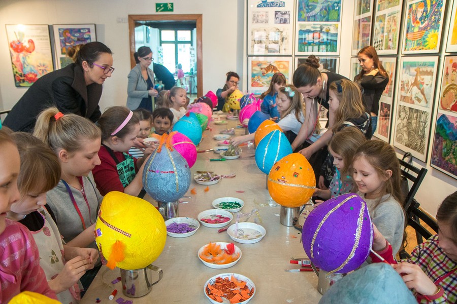 Wykuruj się - warsztaty wielkanocne w Galerii i Ośrodku Twórczości Plastycznej Dziecka, fot. Szymon Zdziebło tarantoga.pl