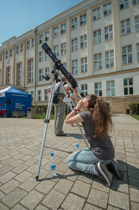 Obserwacje przed Urzędem Marszałkowskim, fot. Szymon Zdziebło