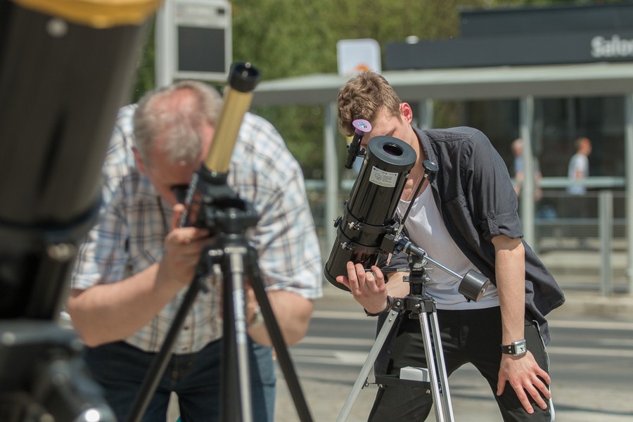 Obserwacje przed Urzędem Marszałkowskim, fot. Szymon Zdziebło