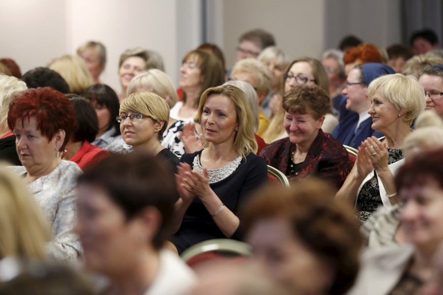 06.05.2016 Gala jubileuszowa izb pielęgniarek i położnych w Toruniu. W tym roku obchodzimy ćwierćwiecze samorządu pielęgniarskiego w Polsce. Z tej okazji trzy działające w naszym regionie okręgowe izby pielęgniarek i położnych – bydgoska, toruńska i włocławska – otrzymały najwyższe marszałkowskie odznaczenie – medal Unitas Durat Palatinatus Ciuaviano-Pomeraniensis. Fot. Mikołaj Kuras