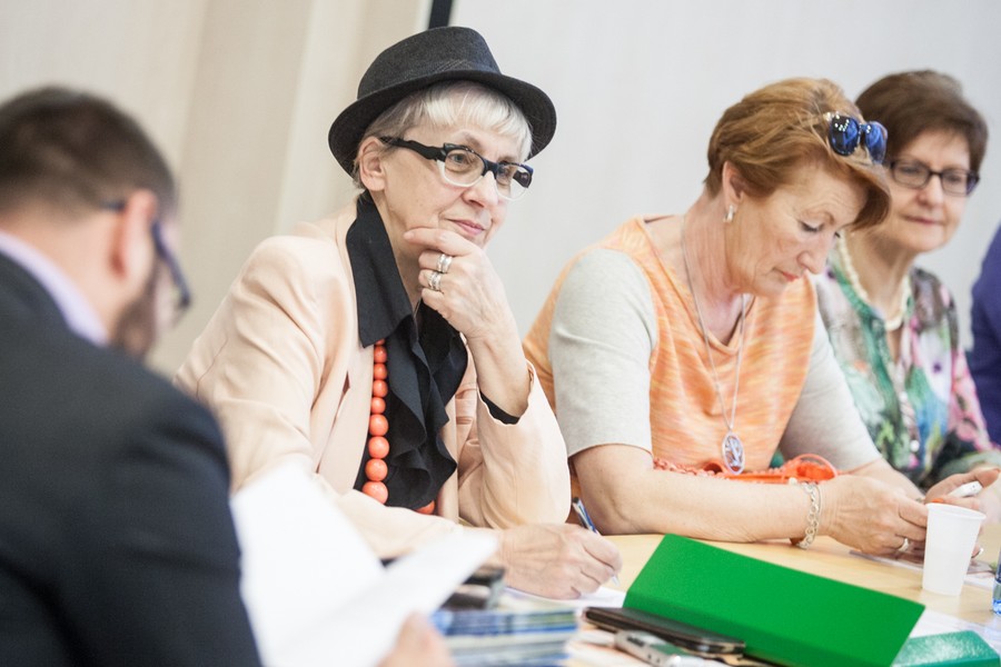 11.05.2016 Posiedzenie Wojewódzkiej Rady Polityki Senioralnej z udziałem kujawsko-pomorskich delegatów do Obywatelskiego Parlamentu Seniorów. Powołana w 2014 roku Wojewódzka Rada ds. Polityki Senioralnej przy Marszałku Województwa Kujawsko-Pomorskiego jest organem opiniodawczo-doradczym wspierającym działania samorządu województwa w obszarach szczególnie istotnych z punktu widzenia seniorów. Dziewiętnastoosobowe gremium tworzą przedstawiciele organizacji i instytucji działających na rzecz osób starszych. Fot. Andrzej Goiński/UM WK-P