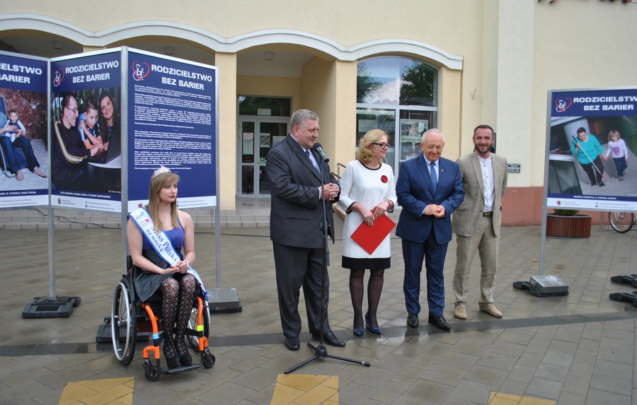 11.05.2016 Otwarcie wystawy „Rodzicielstwo bez barier” w Ciechocinku, fot. Justyna Małecka