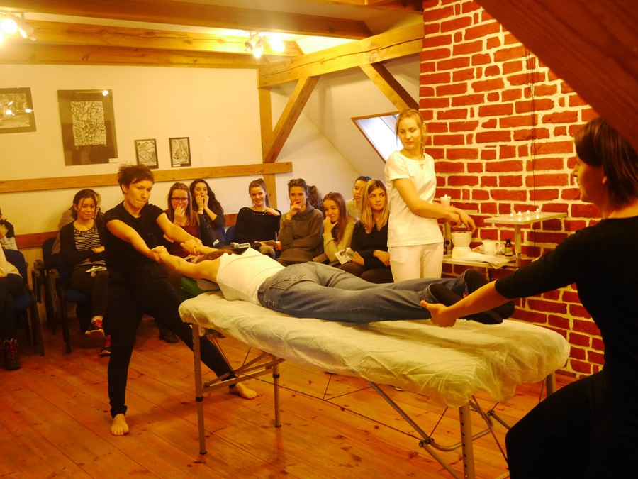 Zajęcia organizowane przez Medyczno-Społeczne Centrum Kształcenia Zawodowego i Ustawicznego w Toruniu, fot. archiwum szkoły