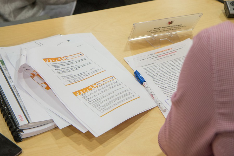 Briefing marszałka Całbeckiego, fot. Szymon Zdziebło/tarantoga.pl