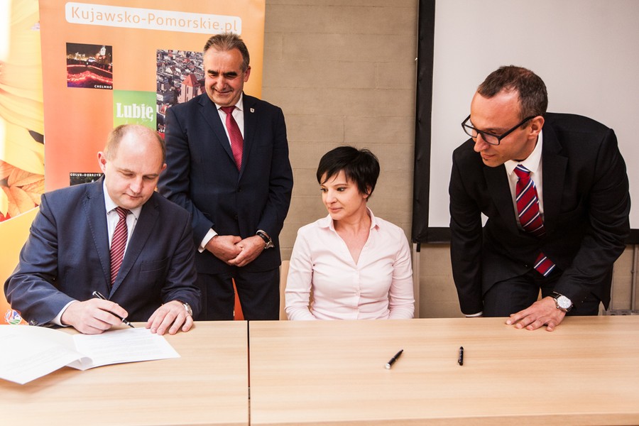 Uroczystość podpisania umów z lokalnymi grupami działania, fot. Andrzej Goiński