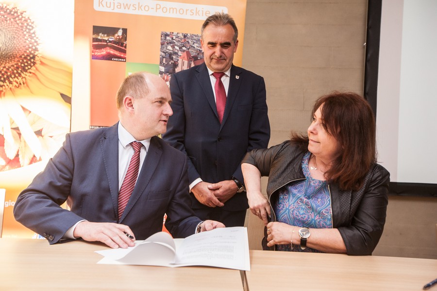 Uroczystość podpisania umów z lokalnymi grupami działania, fot. Andrzej Goiński