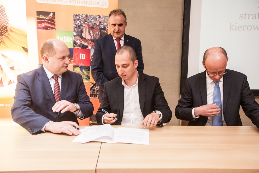 Uroczystość podpisania umów z lokalnymi grupami działania, fot. Andrzej Goiński