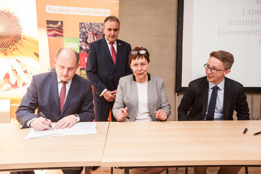 Uroczystość podpisania umów z lokalnymi grupami działania, fot. Andrzej Goiński