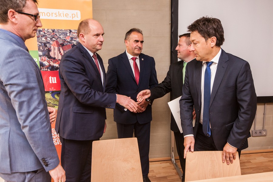 Uroczystość podpisania umów z lokalnymi grupami działania, fot. Andrzej Goiński