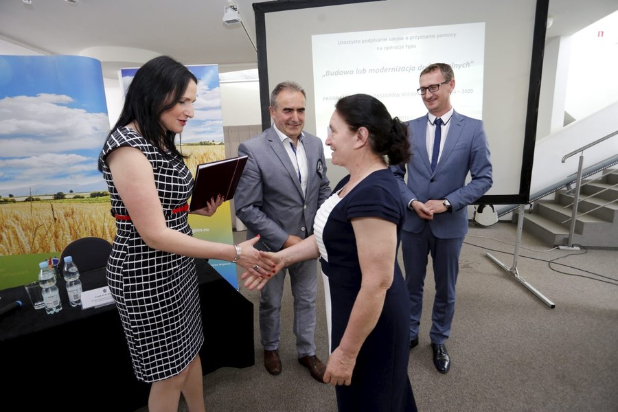 Uroczystość podpisywania umów o dofinansowanie inwestycji w ramach PROW, fot. Mikołaj Kuras.