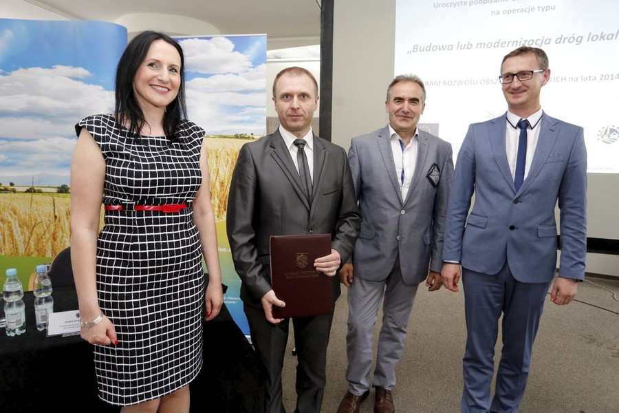 Uroczystość podpisywania umów o dofinansowanie inwestycji w ramach PROW, fot. Mikołaj Kuras.