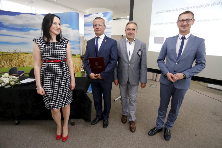 Uroczystość podpisywania umów o dofinansowanie inwestycji w ramach PROW, fot. Mikołaj Kuras.