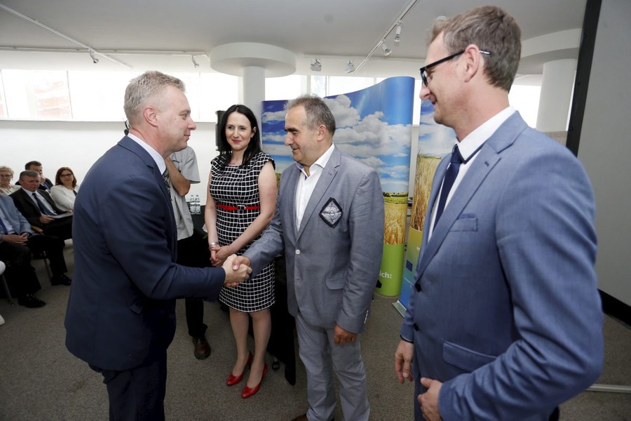 Uroczystość podpisywania umów o dofinansowanie inwestycji w ramach PROW, fot. Mikołaj Kuras.