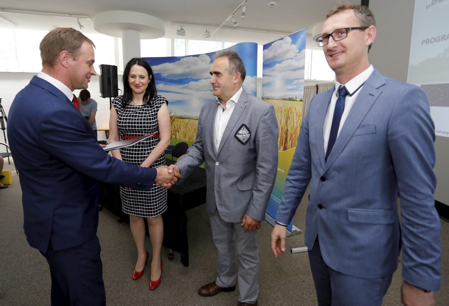 Uroczystość podpisywania umów o dofinansowanie inwestycji w ramach PROW, fot. Mikołaj Kuras.