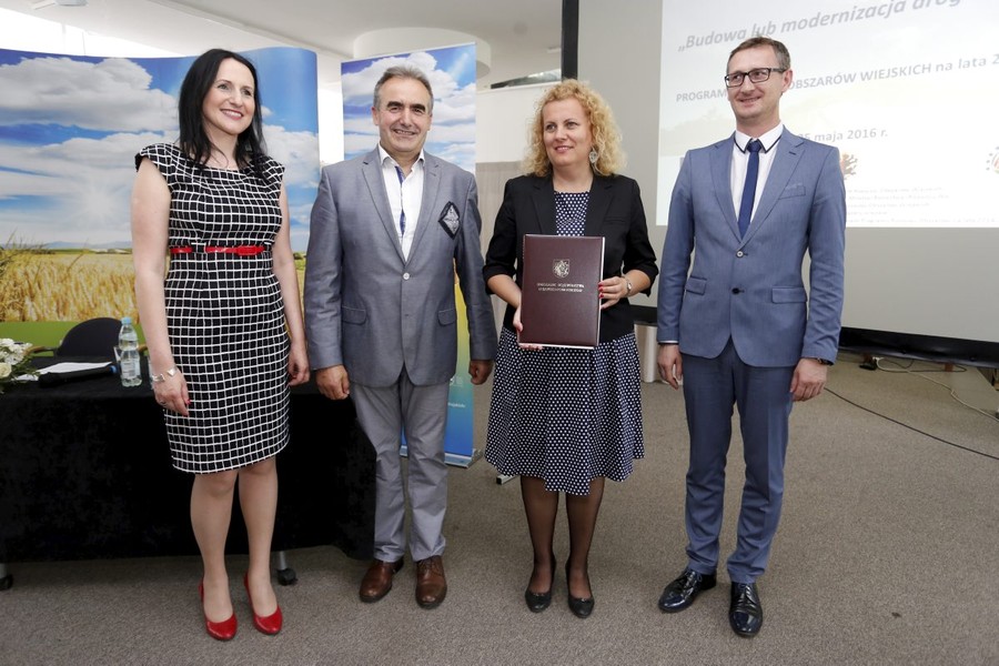 Uroczystość podpisywania umów o dofinansowanie inwestycji w ramach PROW, fot. Mikołaj Kuras.