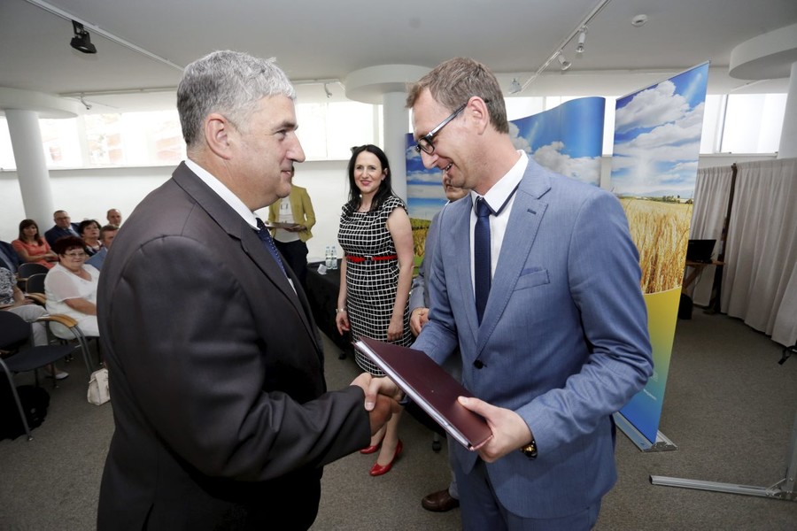 Uroczystość podpisywania umów o dofinansowanie inwestycji w ramach PROW, fot. Mikołaj Kuras.