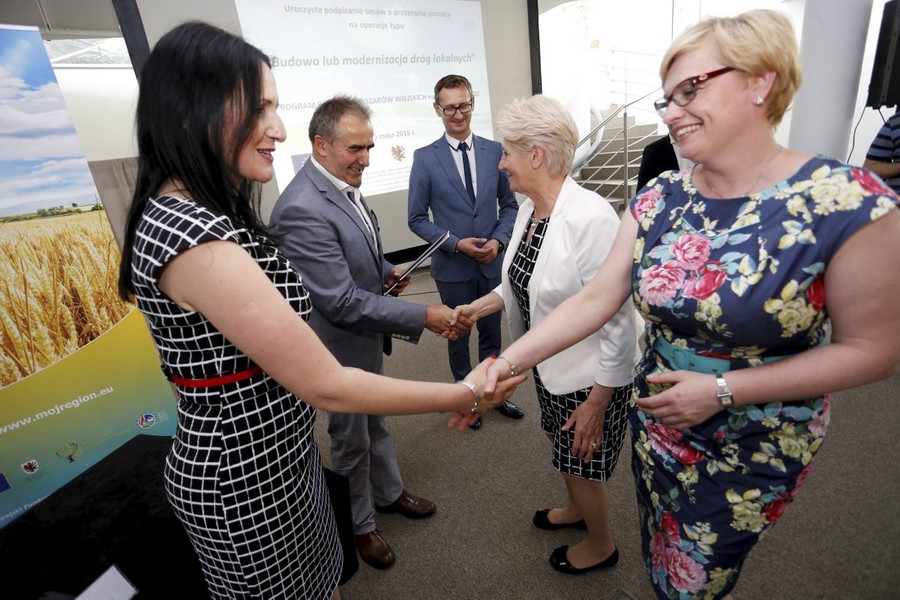 Uroczystość podpisywania umów o dofinansowanie inwestycji w ramach PROW, fot. Mikołaj Kuras.