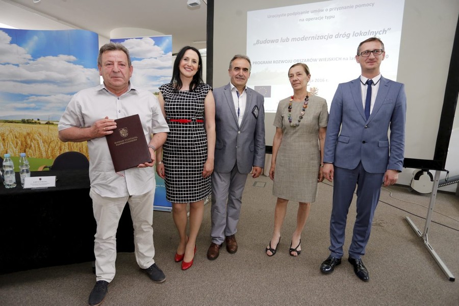 Uroczystość podpisywania umów o dofinansowanie inwestycji w ramach PROW, fot. Mikołaj Kuras.