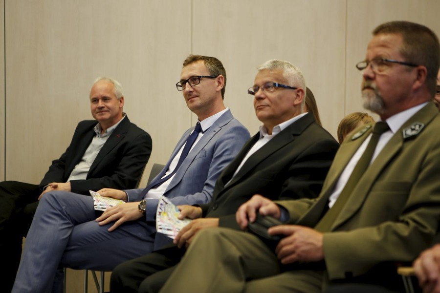 Wręczenie nagród w konkursie zorganizowanym w ramach „Tu jest super – tu jest bezpiecznie”, fot. Mikołaj Kuras