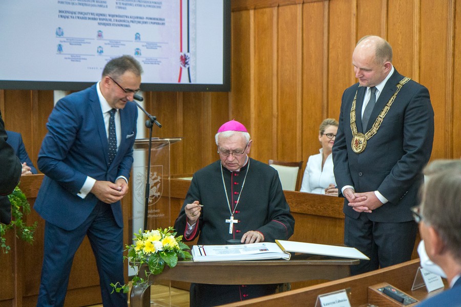 Uroczysta sesja sejmiku województwa, fot. Szymon Zdziebło/Tarantoga.pl