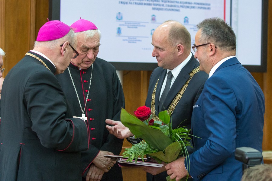 Uroczysta sesja sejmiku województwa, fot. Szymon Zdziebło/Tarantoga.pl
