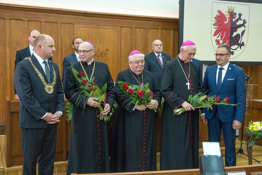Uroczysta sesja sejmiku województwa, fot. Szymon Zdziebło/Tarantoga.pl