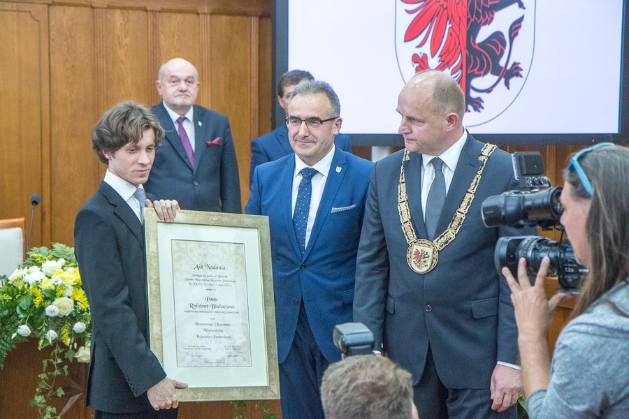 Uroczysta sesja sejmiku województwa, fot. Szymon Zdziebło/Tarantoga.pl