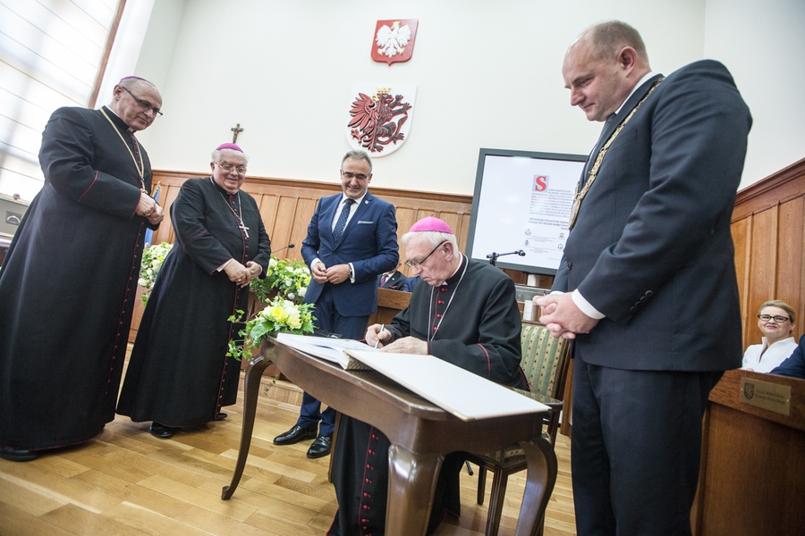 Uroczysta sesja sejmiku w ramach obchodów Święta Województwa, fot. Andrzej Goiński/UM WK-P