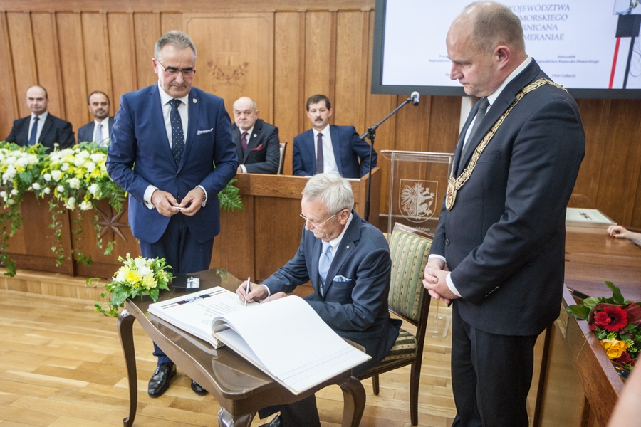 Uroczysta sesja sejmiku w ramach obchodów Święta Województwa, fot. Andrzej Goiński/UM WK-P