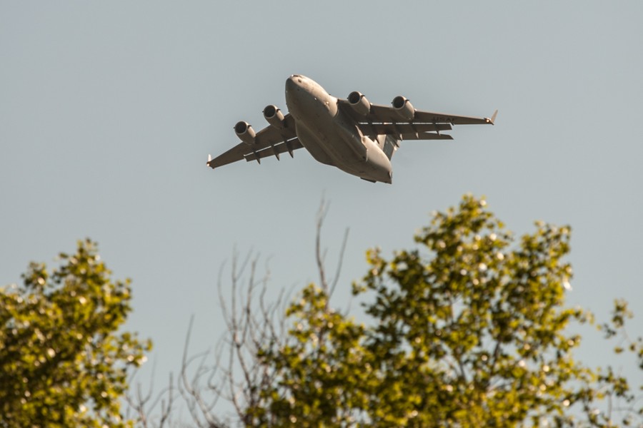 Ćwiczenia spadochroniarzy na toruńskim poligonie w ramach szkolenia Anakonda-16, fot. Andrzej Goiński/UM WK-P