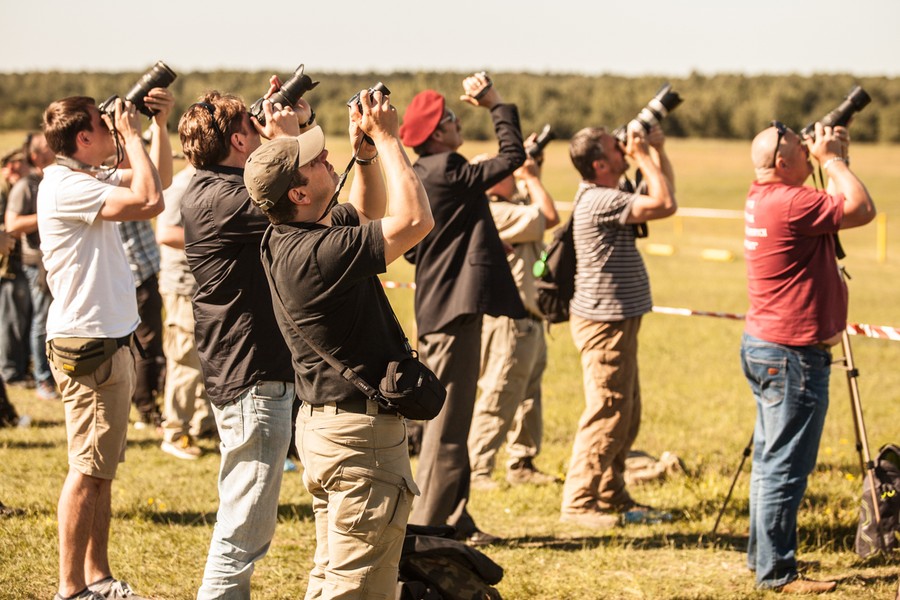 Ćwiczenia spadochroniarzy na toruńskim poligonie w ramach szkolenia Anakonda-16, fot. Andrzej Goiński/UM WK-P
