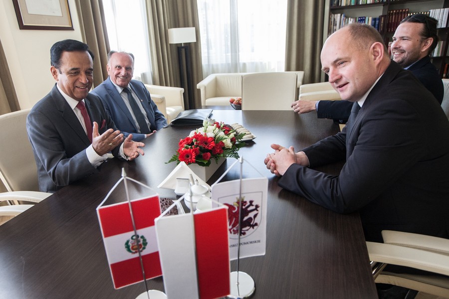 Wizyta ambasadora Republiki Peru Alberta Salasa Barahony, fot. Andrzej Goiński/UMWKP
