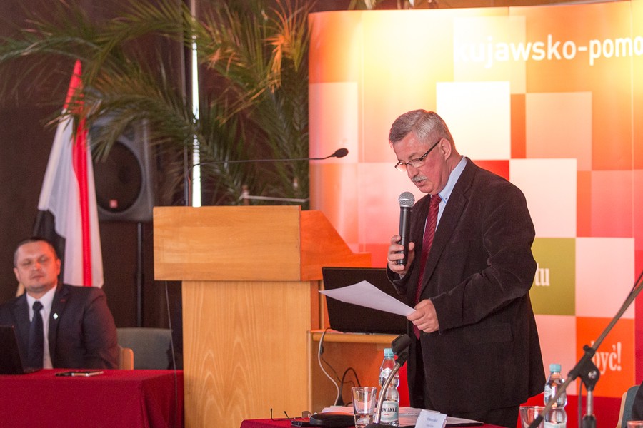 09.06.2016 Posiedzenie inauguracyjnego Forum Samorządowego Województwa Kujawsko-Pomorskiego. Forum ma być platformą debaty i współpracy wszystkich samorządów terytorialnych z regionu oraz artykułowania interesów i potrzeb zarówno regionu jako całości, jak i poszczególnych powiatów i gmin. Fot. Szymon Zdziebło/tarantoga.pl