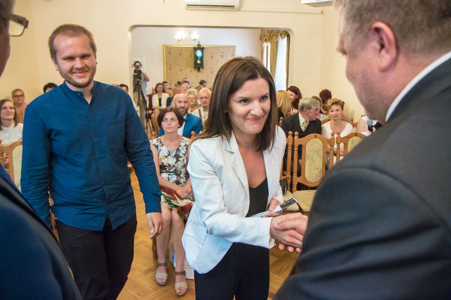 08.06.2016 Uroczyste wręczenie nagród laureatom IX edycji konkursu o nagrodę marszałka „Rodzynki z pozarządówki” w Ośrodku Chopinowskim w Szafarni. W konkursie wyróżniamy najlepsze inicjatywy społeczne realizowane przez kujawsko-pomorskie organizacje pozarządowe. W tym roku zarząd województwa nagrodził 12 pozarządówek. Fot. Szymon Zdziebło/tarantoga.pl