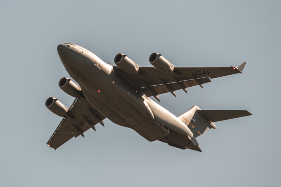 7-08.06.2016 Ćwiczenia spadochroniarzy na toruńskim poligonie połączone z widowiskowym zajęciem mostu drogowego im. Elżbiety Zawackiej w ramach manewrów wojskowych NATO Anakonda-16. W ramach akcji Anakonda-16 przewidziano ćwiczenia na poligonach w całej Polsce, a także w Niemczech. W sumie między 7 a 17 czerwca w manewrach weźmie udział 31 tysięcy żołnierzy. Zaangażowane zasoby to 3 tysiące różnego rodzaju pojazdów, 105 samolotów i śmigłowców oraz 12 okrętów marynarki wojennej. Fot. Andrzej Goiński/UM WK-P