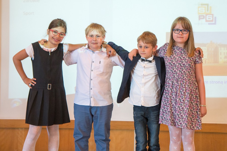 08.06.2016 Konferencja na temat Kujawsko-Pomorskiej Platformy Edukacyjnej Edupolis.pl, czyli internetowego portalu do nauki i pracy dla uczniów i nauczycieli z regionu. Edupolis.pl zawiera interaktywne materiały do nauczania przedmiotów w szkołach podstawowych: lekcje uczniowskie i nauczycielskie, ilustracje, pokazy slajdów, animacje, symulacje, gry dydaktyczne, ćwiczenia interaktywne, mapy i karty pracy. Platforma jest również miejscem tworzenia i przechowywania treści edukacyjnych oraz służy budowie społeczności nauczycieli oraz uczniów udostępniających i wymieniających między sobą tworzone materiały. Fot. Szymon Zdziebło/tarantoga.pl